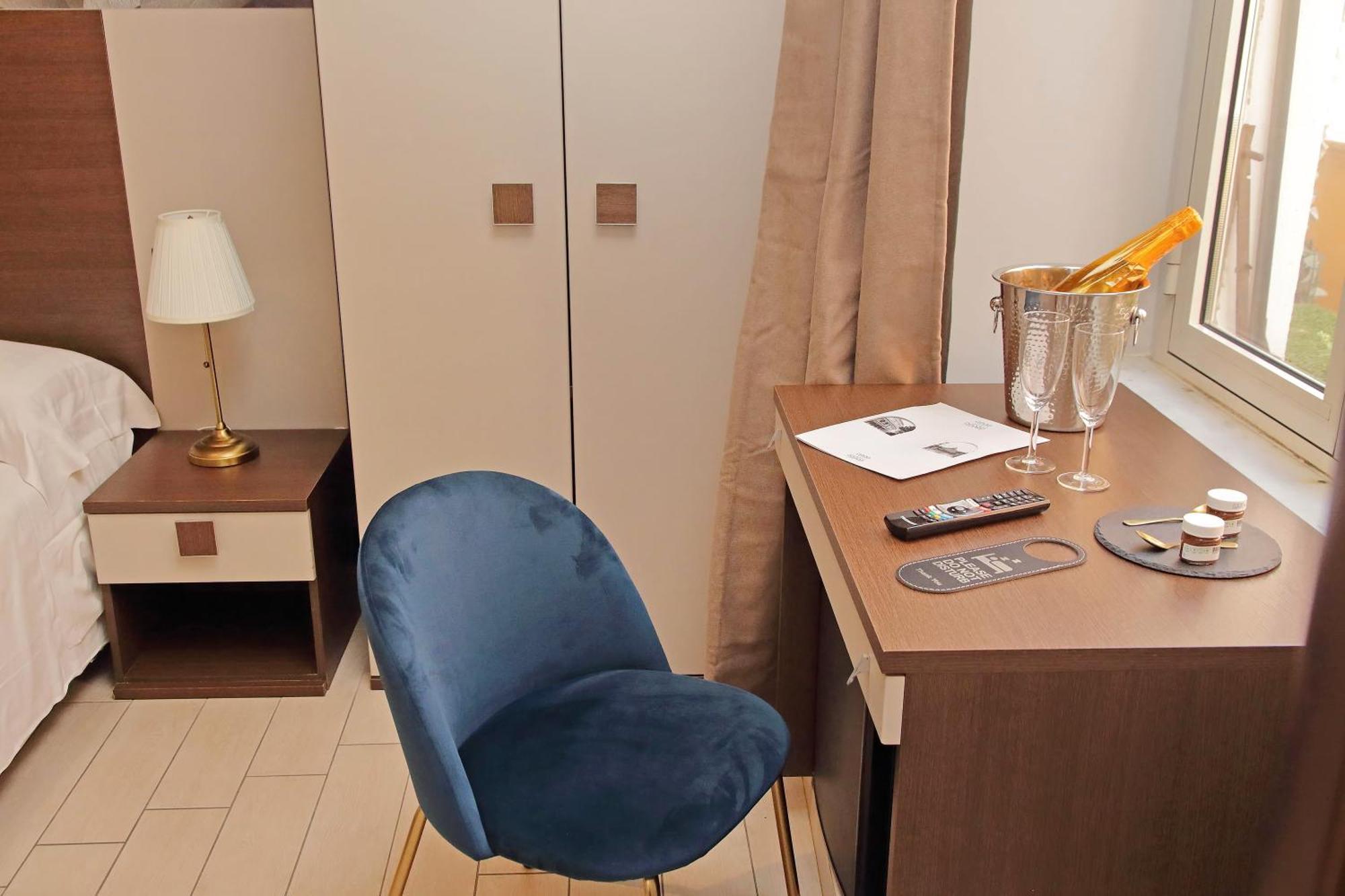 Roma Suite Centro Exterior photo
