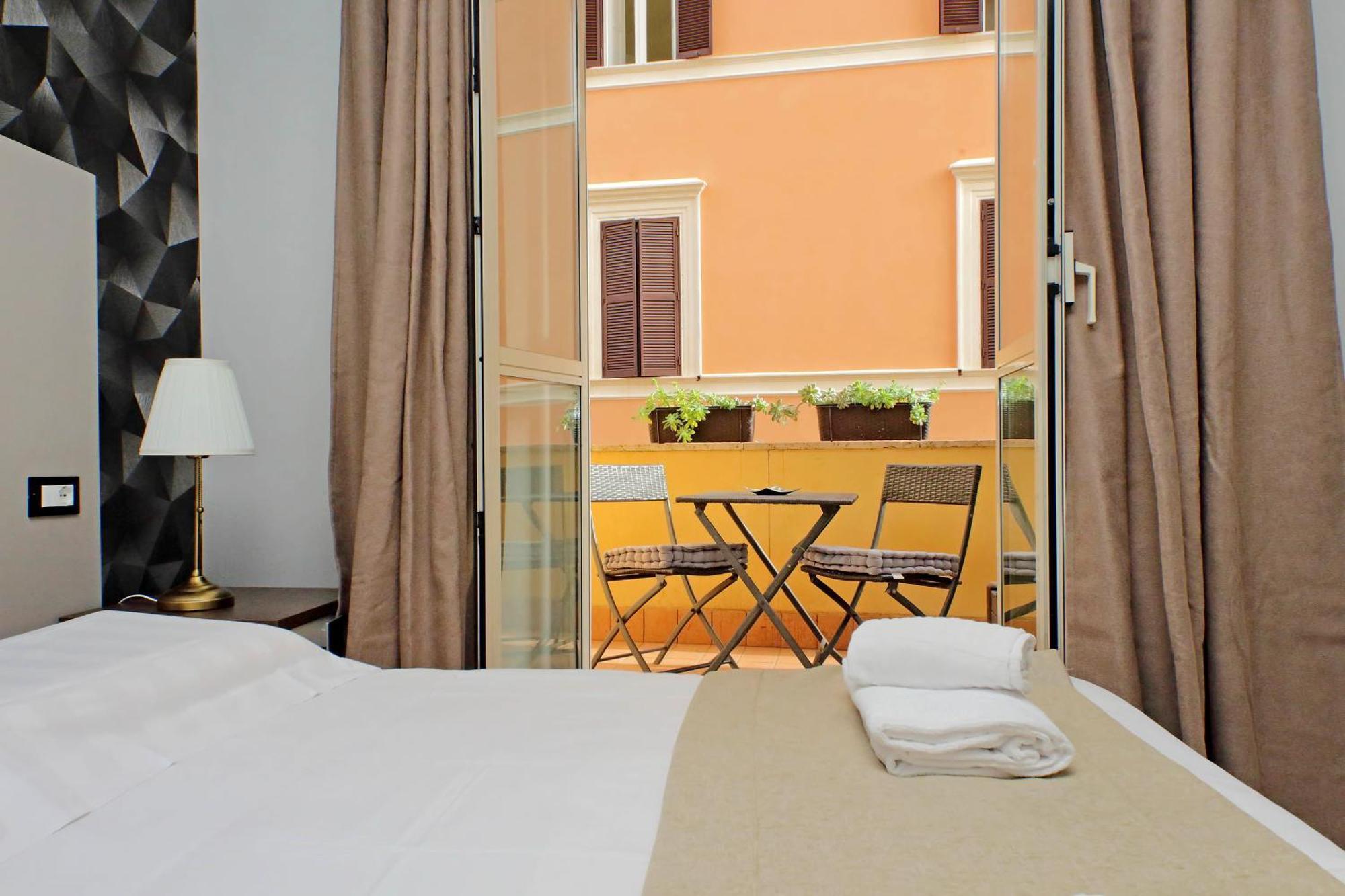 Roma Suite Centro Exterior photo